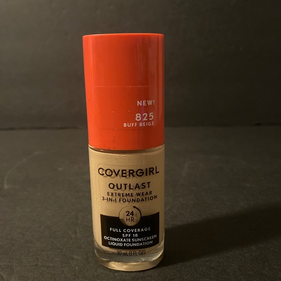 CoverGirl Outlast All Day Stay Fabulous 3-in-1 Foundation #825 Buff Beige SEALED - Picture 1 of 1